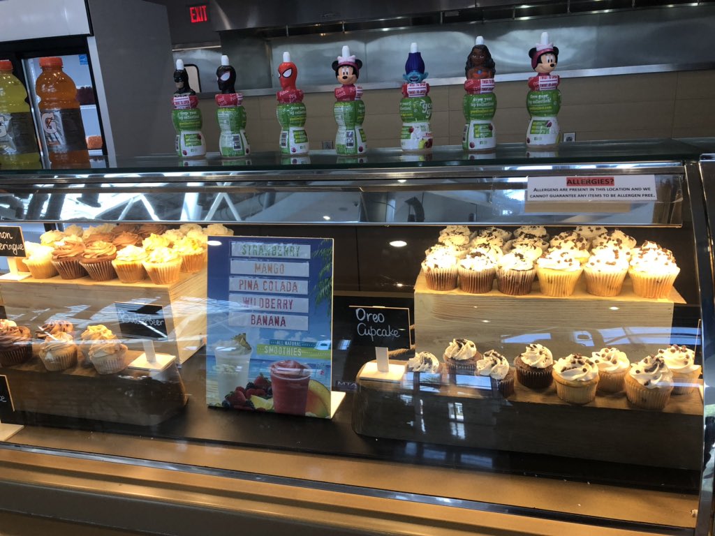 NikkiS317's tweet photo. If you’re ever at #OrlandoEye make sure to check out @sausageshackorlando for some delicious cupcakes! #SweetShack #SausageShackOrlando #OrlandoEye #InternationalDrive #OrlandoFl #IconPark #NewBusinessInTheMaking #idriveorlando #idrive360 #CupcakeLovers #cupcakestagram #Dessert https://t.co/njxAh3abj7