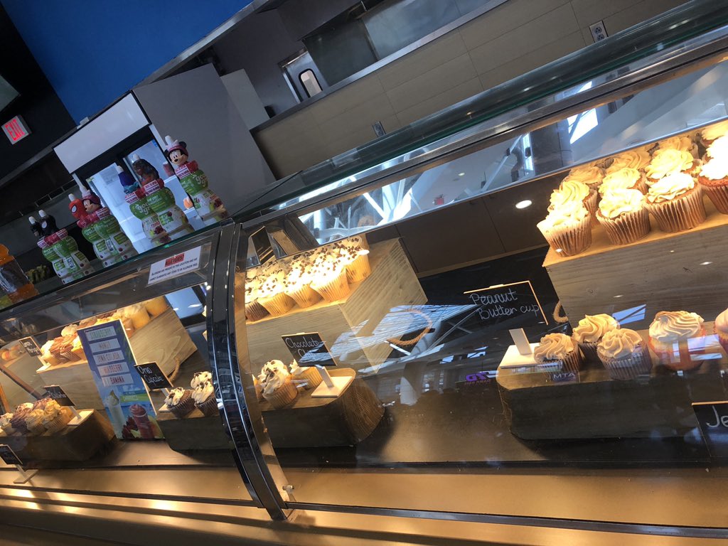 NikkiS317's tweet photo. If you’re ever at #OrlandoEye make sure to check out @sausageshackorlando for some delicious cupcakes! #SweetShack #SausageShackOrlando #OrlandoEye #InternationalDrive #OrlandoFl #IconPark #NewBusinessInTheMaking #idriveorlando #idrive360 #CupcakeLovers #cupcakestagram #Dessert https://t.co/njxAh3abj7