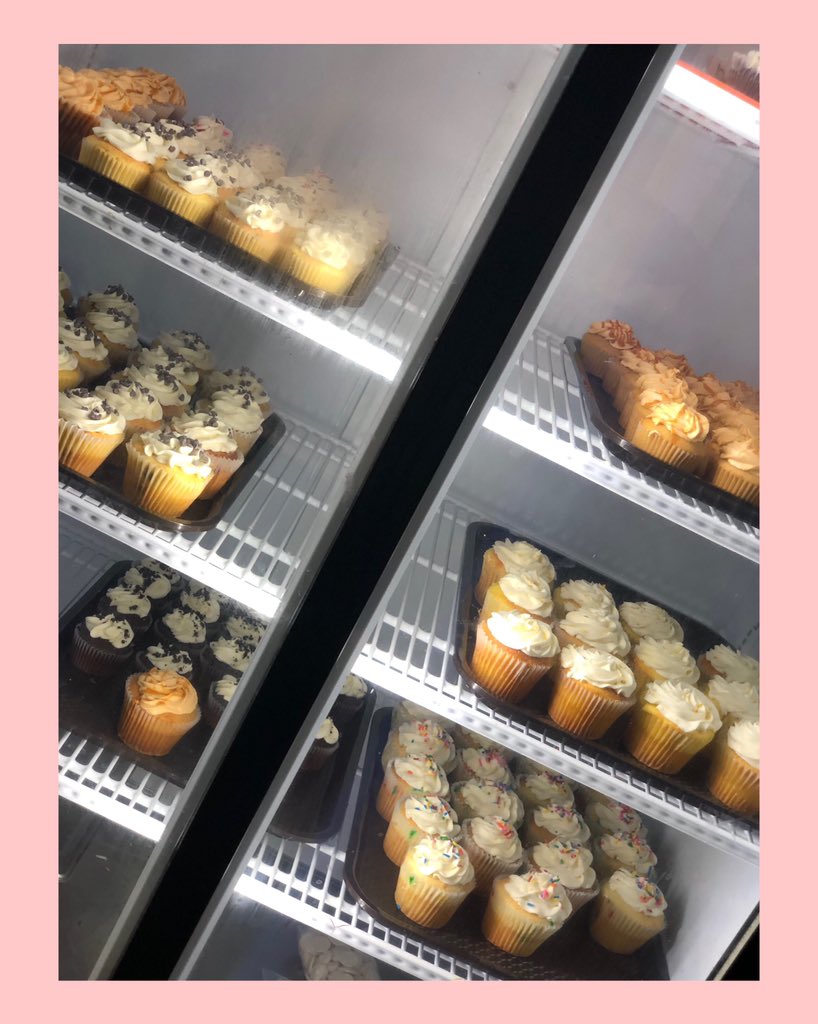 NikkiS317's tweet photo. If you’re ever at #OrlandoEye make sure to check out @sausageshackorlando for some delicious cupcakes! #SweetShack #SausageShackOrlando #OrlandoEye #InternationalDrive #OrlandoFl #IconPark #NewBusinessInTheMaking #idriveorlando #idrive360 #CupcakeLovers #cupcakestagram #Dessert https://t.co/njxAh3abj7