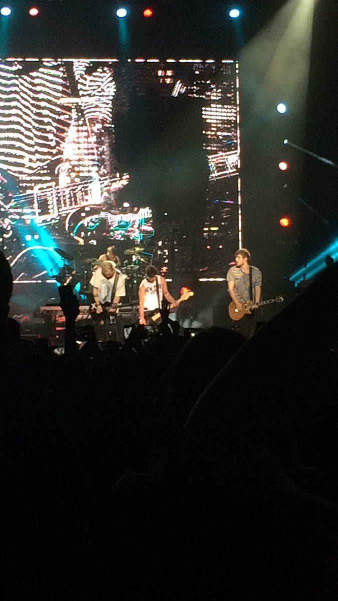 mytjamie's tweet photo. it’s been almost three years since i saw my favorite band live for the first time. this show made me fall in LOVE with concerts and even more in love with 5SOS #slflmsg https://t.co/KHNOuq1sSZ