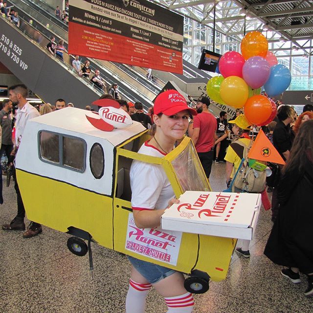 <a href="/mtlcomiccon/">Comiccon de Montréal</a> <a href="/lahordegeek/">La Horde Geek</a> #pixar #pizza #pizzaplanet #cosplay