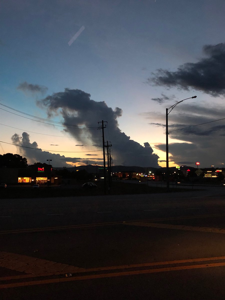 jarredacker's tweet photo. @spann @jpdice_Fox6 Oxford AL tonight https://t.co/OGUgFM3lzd