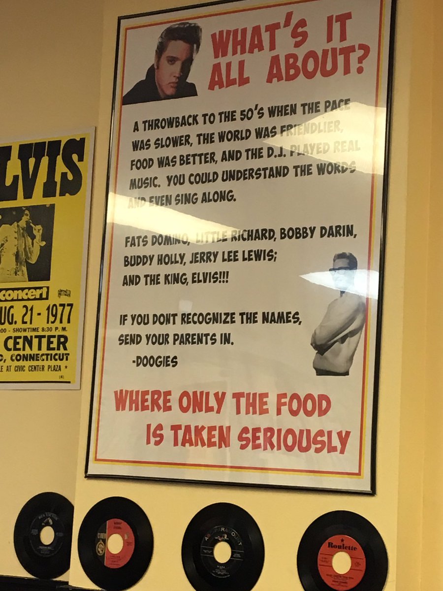 LetsRappThisUp's tweet photo. @WE4Bravo @DoogiesHotDogs tonight’s dinner at Doogie’s, the favorite restaurant of twitterless #wa8sme https://t.co/I9yUWTPB1i