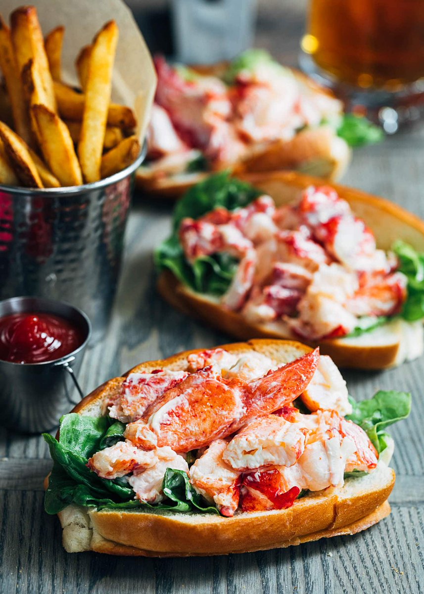 infinitymmee's tweet photo. Bring a taste of coastal New England home with classic Maine Lobster Rolls! See how fresh, simple ingredients make these lobster salad sandwiches a crave-worthy summertime classic. #lobster #lobsterroll #newengland #recipes #summer https://t.co/zD3J7qGFl8 ผ่าน @stripedspatula https://t.co/44N58sKhjH