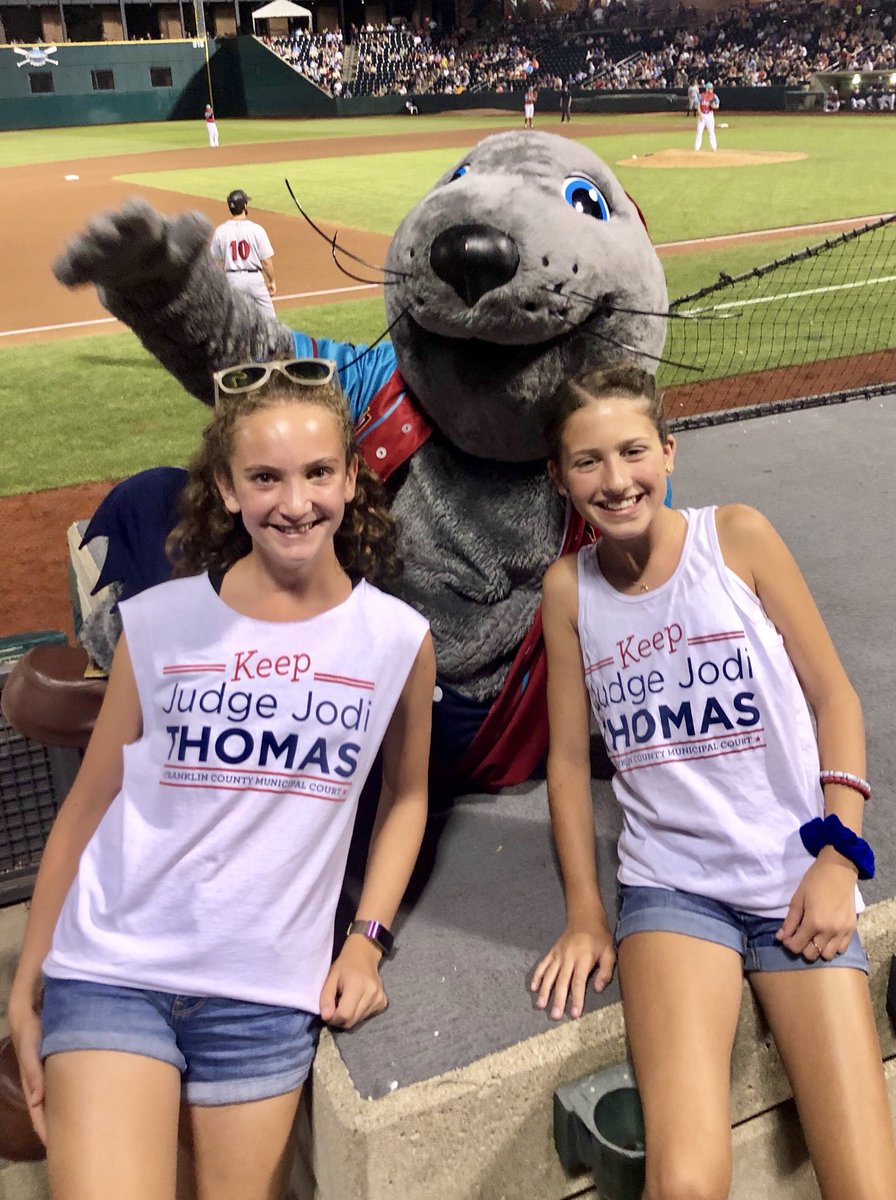 JudgeJodiThomas's tweet photo. Beautiful night watching the Columbus Clippers with the Sanders family and bringing home a win!  @JudgeJodiThomas @LouSeal @CLBClippers https://t.co/uImslanuxM