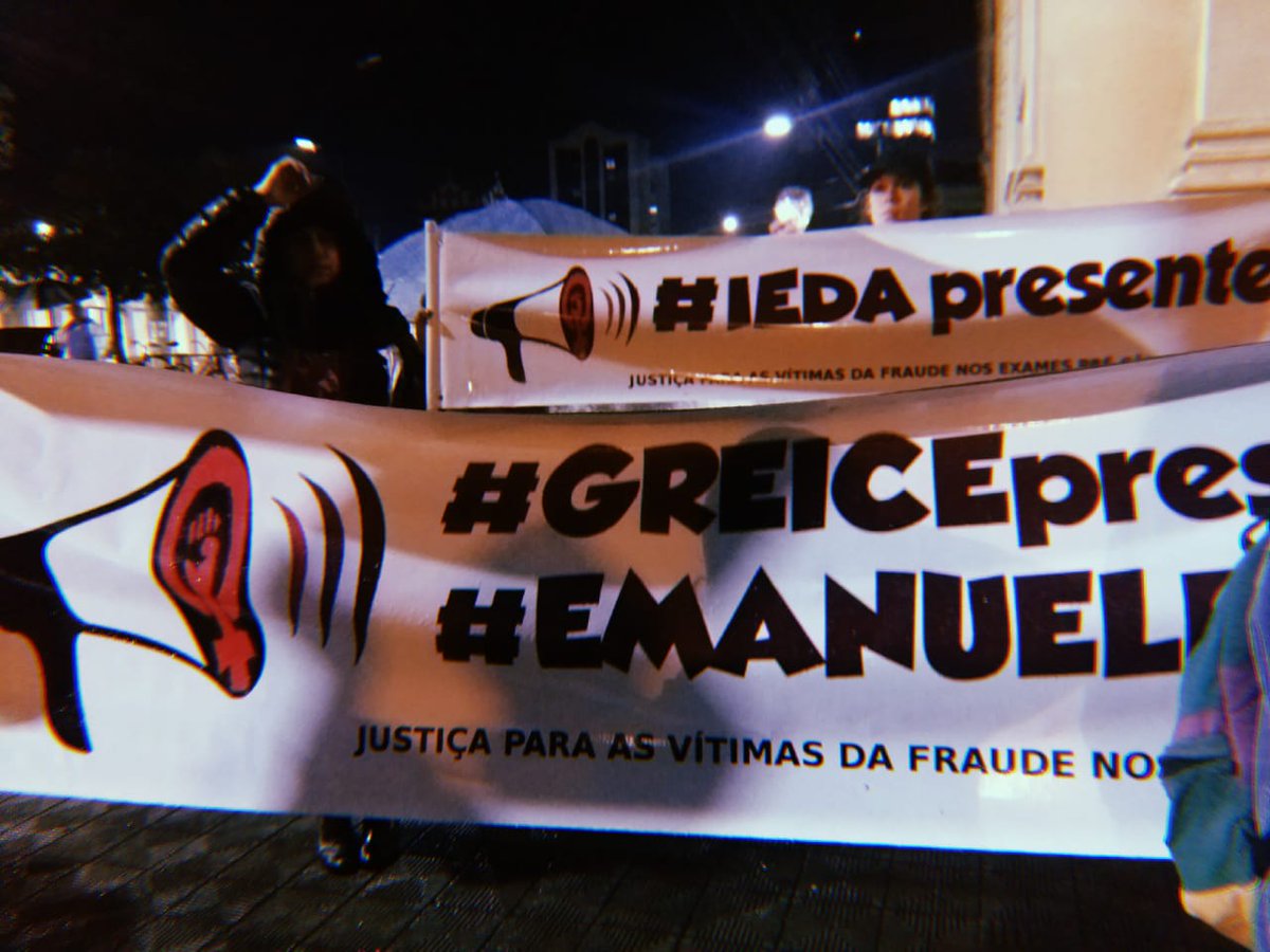 vidadasmulheres's tweet photo. Imagens do Ato-Vigília deste 12 de julho. Um ano da fraude nos exames pré-câncer sem respostas. Queremos justiça!
#GREICEpresente #EMANUELEpresente #IEDApresente #PelaVidaDasMulheresPelotenses

(fotos 📸 Ana González) https://t.co/0RRlVI4K5L