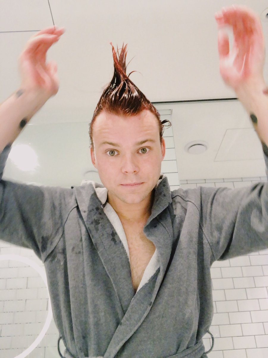 Ashton Irwin (@ashton5sos) on Twitter photo 