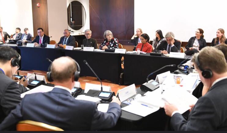 📝|| Este viernes, los 15 miembros del Consejo de Seguridad de las Naciones Unidas 🇺🇳 se reunieron con los representantes del Sistema Integral (<a href="/JEP_Colombia/">Jurisdicción Especial para la Paz</a>, <a href="/ComisionVerdadC/">Comisión de la Verdad</a> y @UBPDBusqueda) para revisar la implementación de los Acuerdos de Paz en Colombia.
