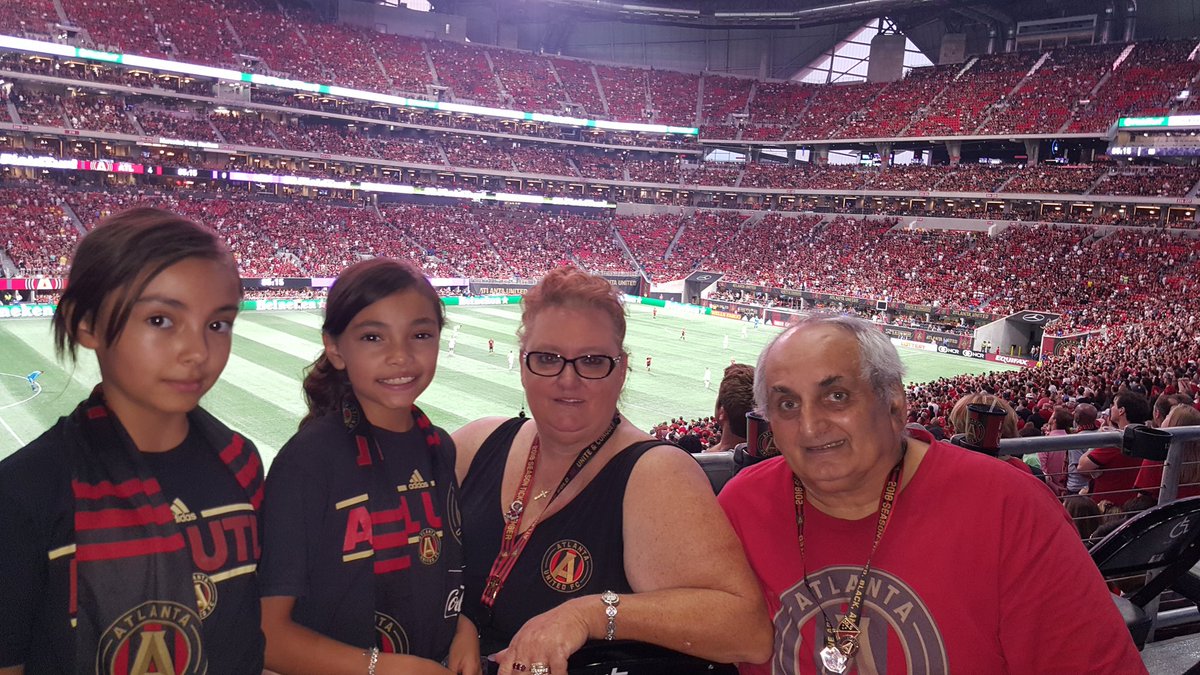 debbiev60's tweet photo. @ATLUTD @JosefMartinez17 Sharing our love for our #ATLUTD with our granddaughters 💕 https://t.co/T93ipgx3zo