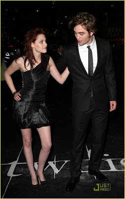 Esa noche tenemos la premiere de Twilight en Londres  Los hijos perfectos se perdieron. Mirá que bellezas.