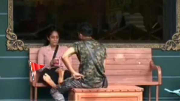 mkvani's tweet photo. #abiramivenkatachalam has NO manners at all. Shame on you for resting your feet on mugen.  #Mugen avoided it so graceful. Good upbringing!  @BiggBossTamil2 @biggboss_3tamil #BiggBossTamil3 #Respect #bigbosstamil3 #abiramivenkatachalam #Biggboss3tamil https://t.co/8tsESPaebY