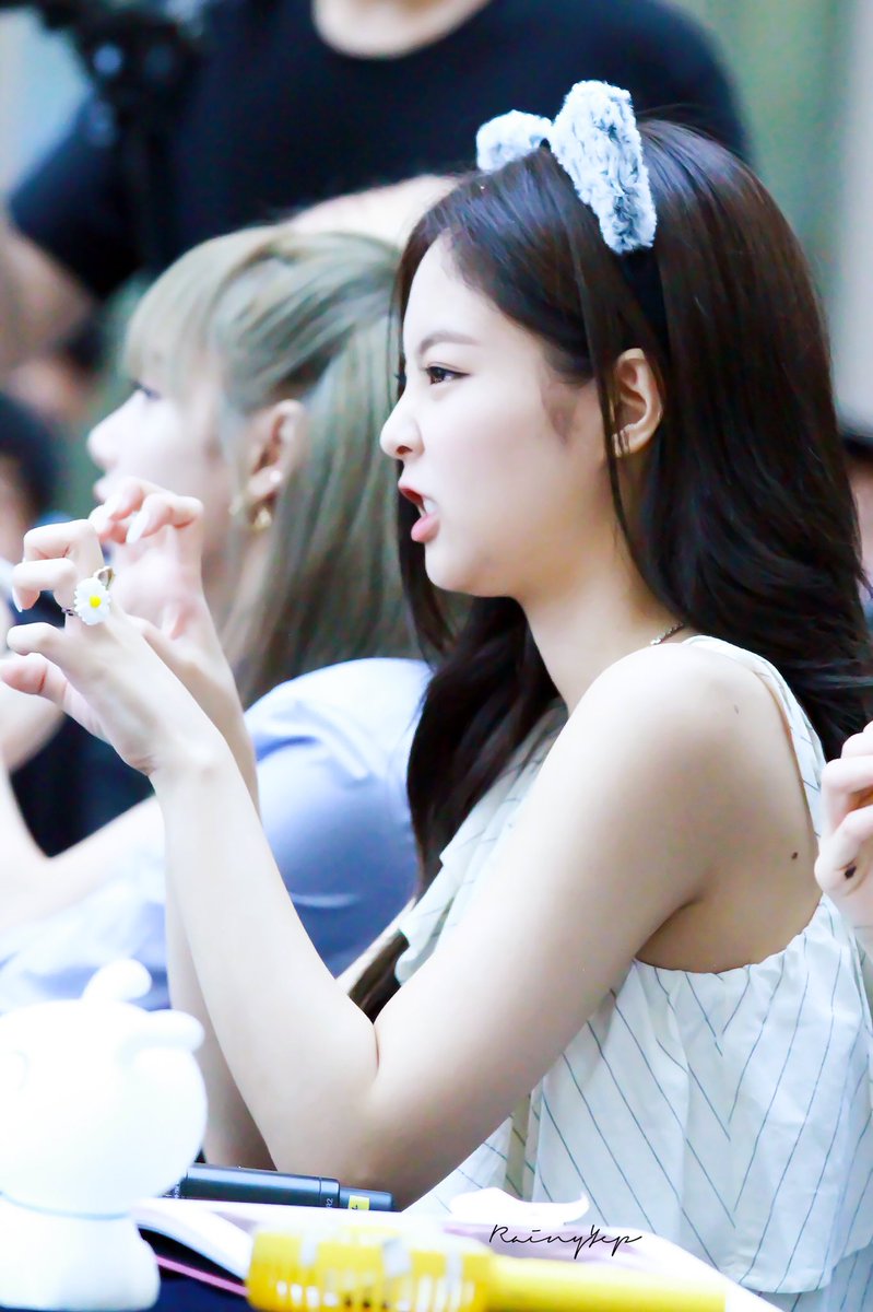 SHS_0527's tweet photo. 190630 #Jennie #제니 #블랙핑크 #BLACKPINK 

제니냥 🐱 https://t.co/qqAxk9sHqj