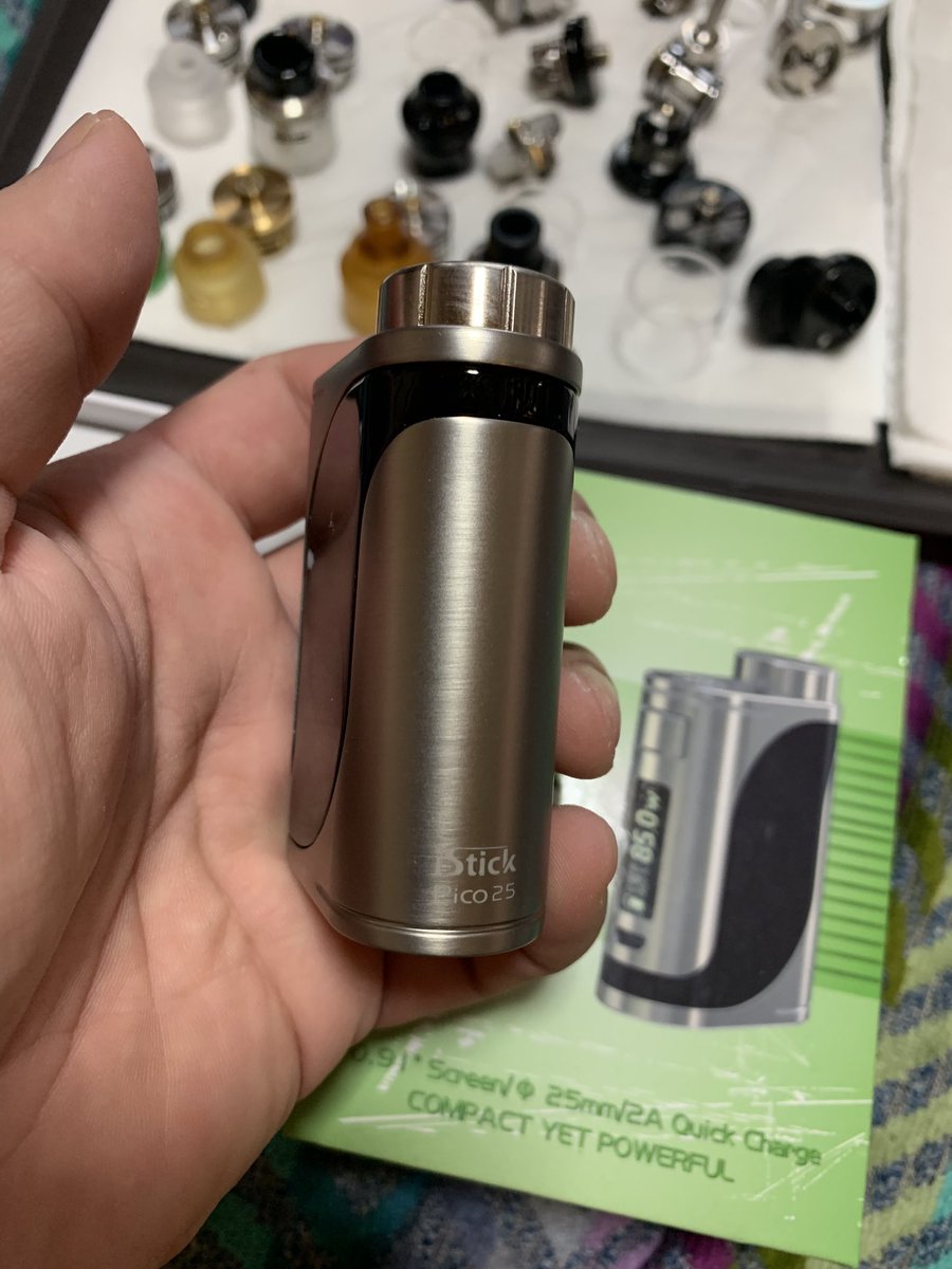 genki_toyfac's tweet image. そして…
何ヶ月前に買ったんだろうっていう
新しいEleaf『istick pico 25』を
ようやく開封💕
前の全く同じpicoは嫁の元へ
行ったので💦笑

このpicoが全ての始まりだった…

#vape #eleaf #pico25