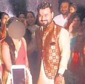 iRajivRanjan's tweet image. 2016 में किसी और से सगाई .2018-2019 आते-आते फिर से भयंकर प्यार हो गया.
हाय रे प्यार
#Ajitesh
#SakshiMishra