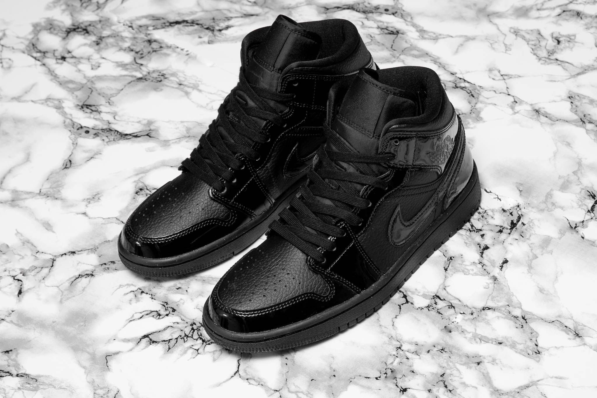 Titolo on X Wmns Air Jordan 1 Mid in all black get yours https t Jj5CFN9aCd US 5.5 36 US 10 42 style code BQ6472 003 jordan airjordan1 jordans aj1 black titolo