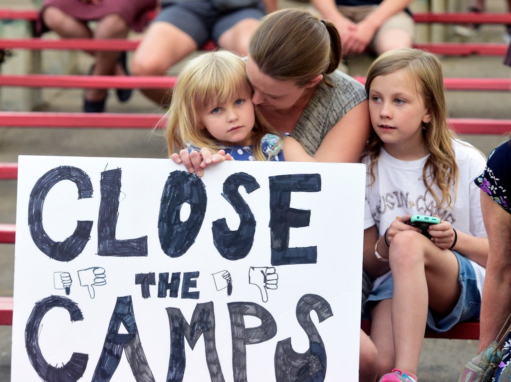 dailycamera's tweet photo. Lights of Liberty vigil draws more than 200 to Boulder Bandshell to advocate for migrants https://t.co/BcZZXef4P5 https://t.co/SpFzf98rJw