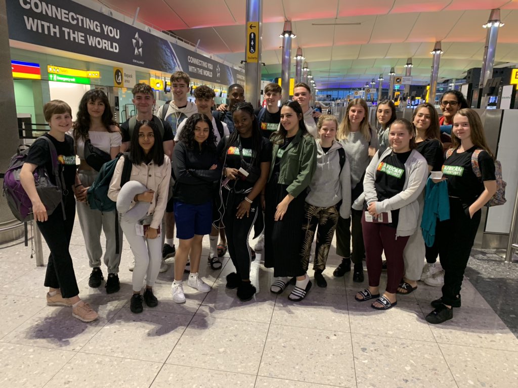 Compton6thForm's tweet photo. The Ghana trip is finally here! Last goodbyes before the adventure starts! @thecompton #africanadventures #ready #💪🏻 https://t.co/RGfBh3UKbk