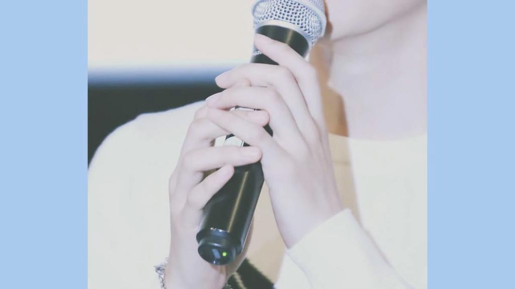 VickyCh32862252's tweet photo. Why his hand is so beautiful 😭😍
#baekhyun #백현 #beautifulhand
#WeAreONE https://t.co/qvFffQDHC8