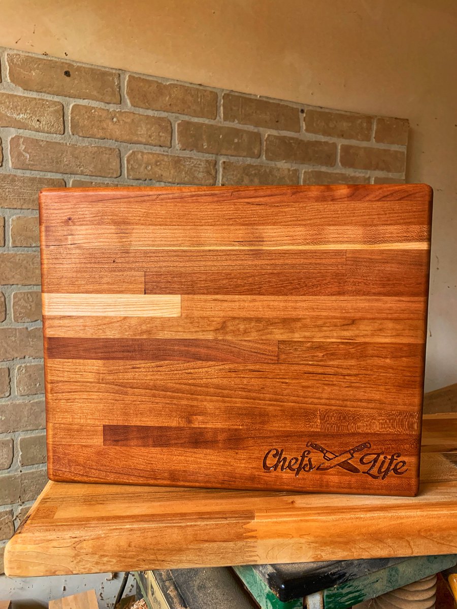 HotBloxx's tweet photo. Whatcha Think? 11x14x1.5 American Cherry ONLY $99 and if you would like to add engraving you may for an additional fee!!!! Let me know
______
#hotbloxx #chefslife #cuttingboard #cuttingboards #chef #chefs #chefsofinstagram #foodie #cook #wood #kitchen https://t.co/2EFWJT3Rd7