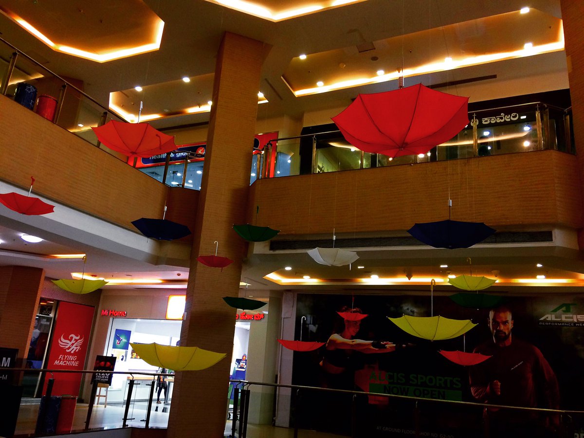 weekend_chapter's tweet photo. Happy Saturday Everyone!!!
.
.
Carry your umbrellas ☔️ while stepping out coz u never know when it gonna rain 🌧 .
.
#rain #umbrella #weekend #theweekendchapter #saturday #saturdayvibes #weekendmood #saturdaymood #mall #bengaluru #bengalurudiaries #inorbitmall https://t.co/8X2cHEsy35