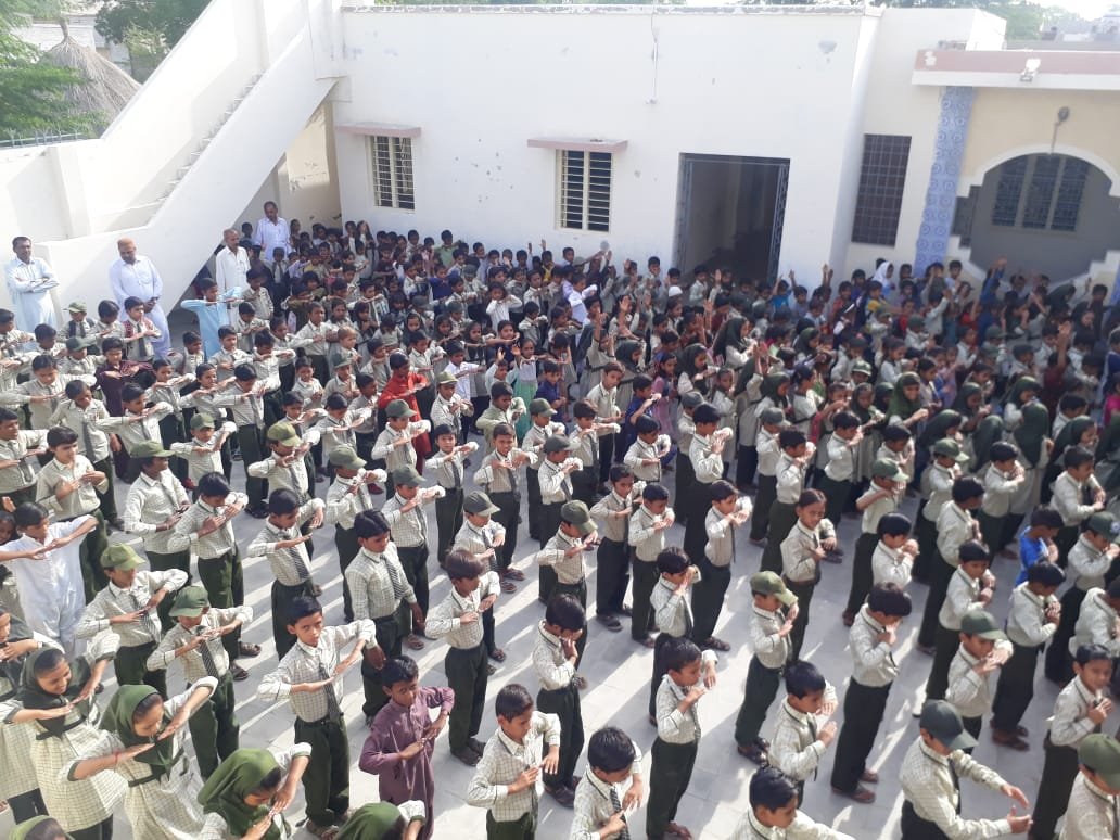 TharEduAlliance's tweet photo. Sindh needs such education
GBPS Menghwar Colony Mithi. That’s assembly view let’s appreciate IBA Pass Head Mr #Naresh_Kumar who has uplifted this school . #LetsEducateSindh
@JamilMemon
@HanifSamoon1 https://t.co/qLsjJxKeAT