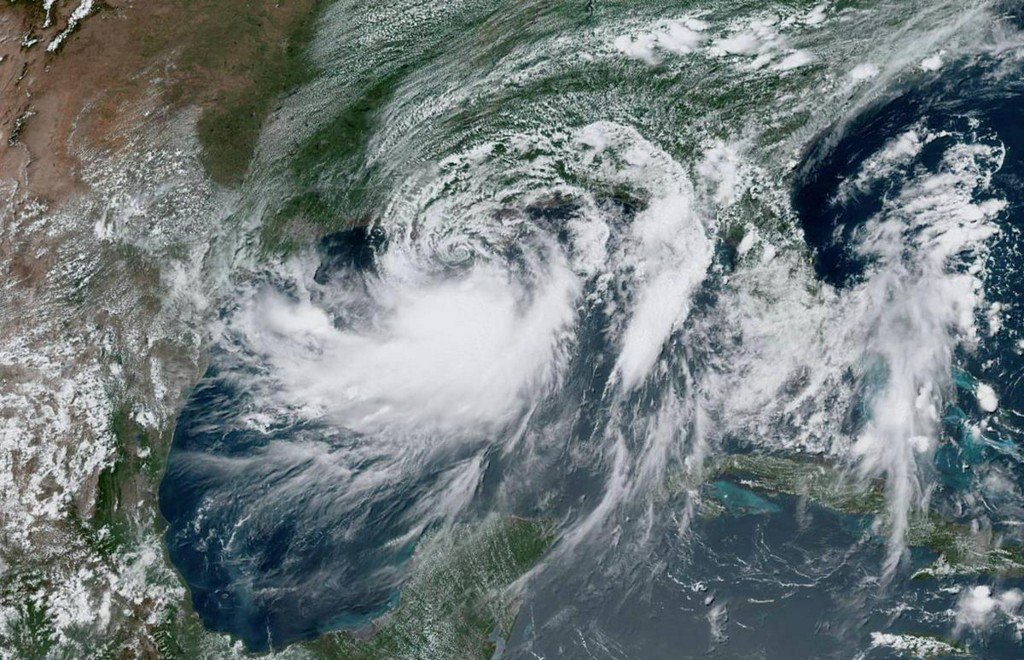 ReutersUK's tweet photo. 'Life-threatening' Tropical Storm Barry grinds toward Louisiana https://t.co/JngzfS5jS7 https://t.co/7QpRMP9UTf