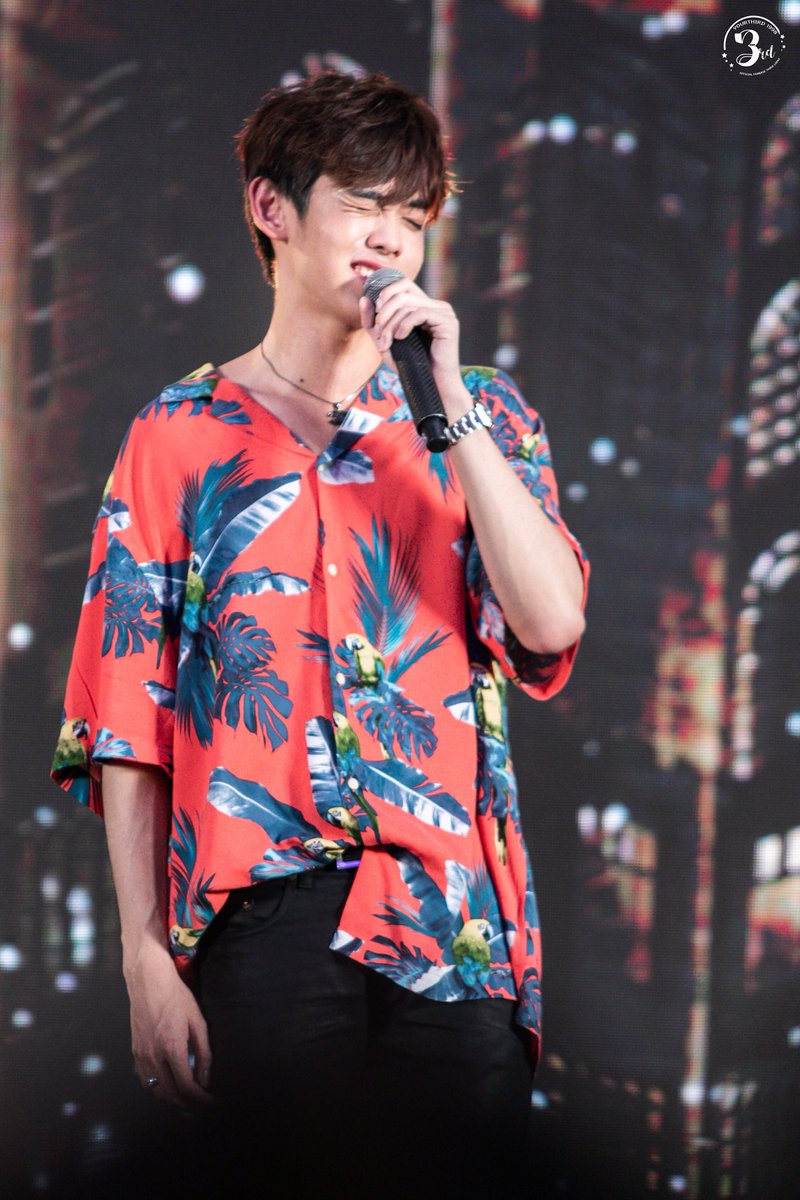 YOURTHIRD1998's tweet photo. ลงรูปเก่าให้หายคิดถึงนิดนึง🌴

(งานอะไรจำได้ไหมเอ่ย🧐)

#ThirdLapat
#4NOLOGUEARTIST https://t.co/HA6vvTHrYf