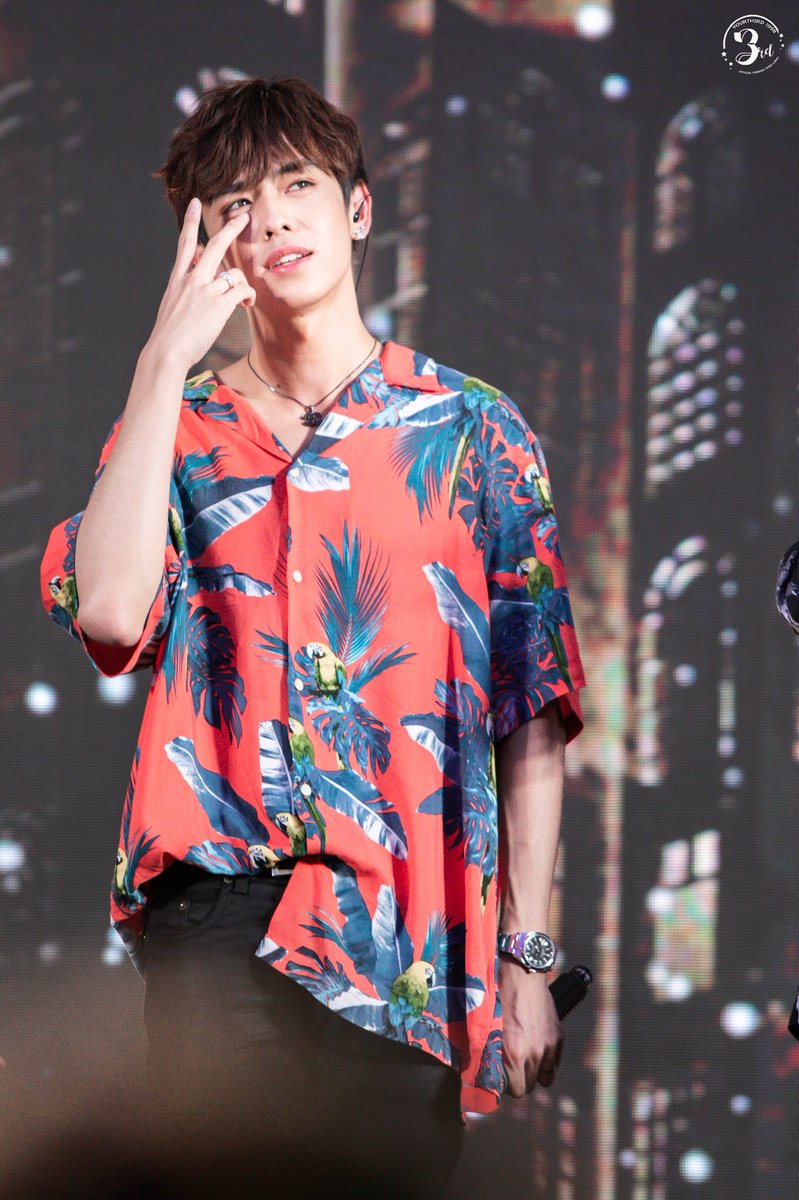 YOURTHIRD1998's tweet photo. ลงรูปเก่าให้หายคิดถึงนิดนึง🌴

(งานอะไรจำได้ไหมเอ่ย🧐)

#ThirdLapat
#4NOLOGUEARTIST https://t.co/HA6vvTHrYf