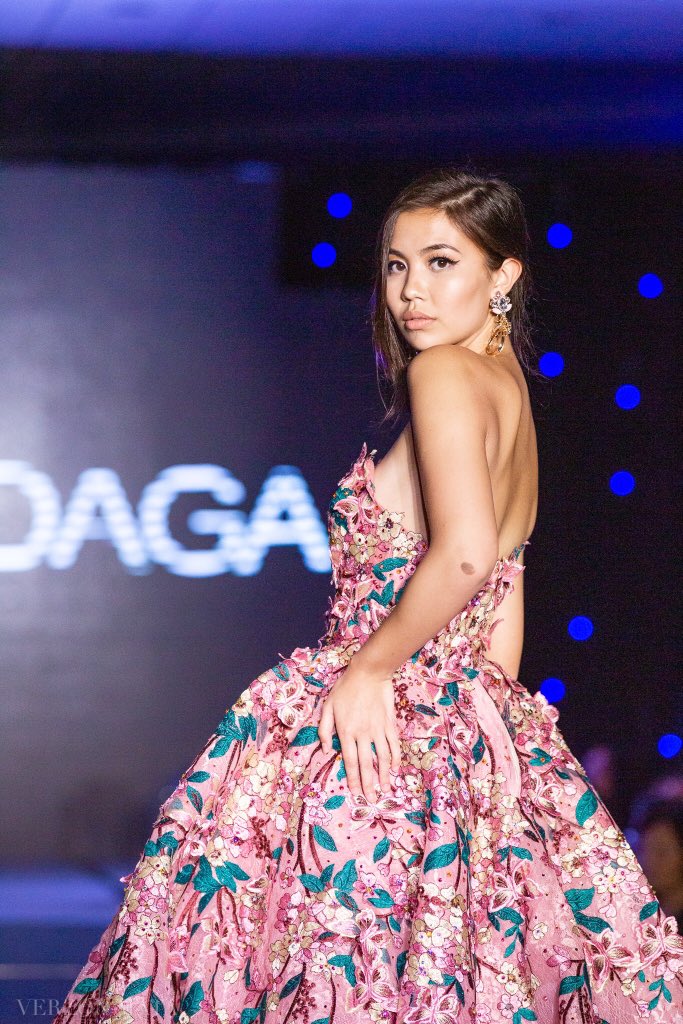 CanadianAsianFW's tweet photo. Canadian Asian Fashion Week SS2019
Westin Harbour Castle Hotel Toronto https://t.co/RxEc6YCFbj
