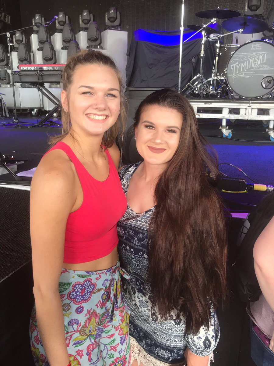 klutzykayl's tweet photo. happiest of birthdays to my best friend🥰🥰 https://t.co/DDi415UOiA