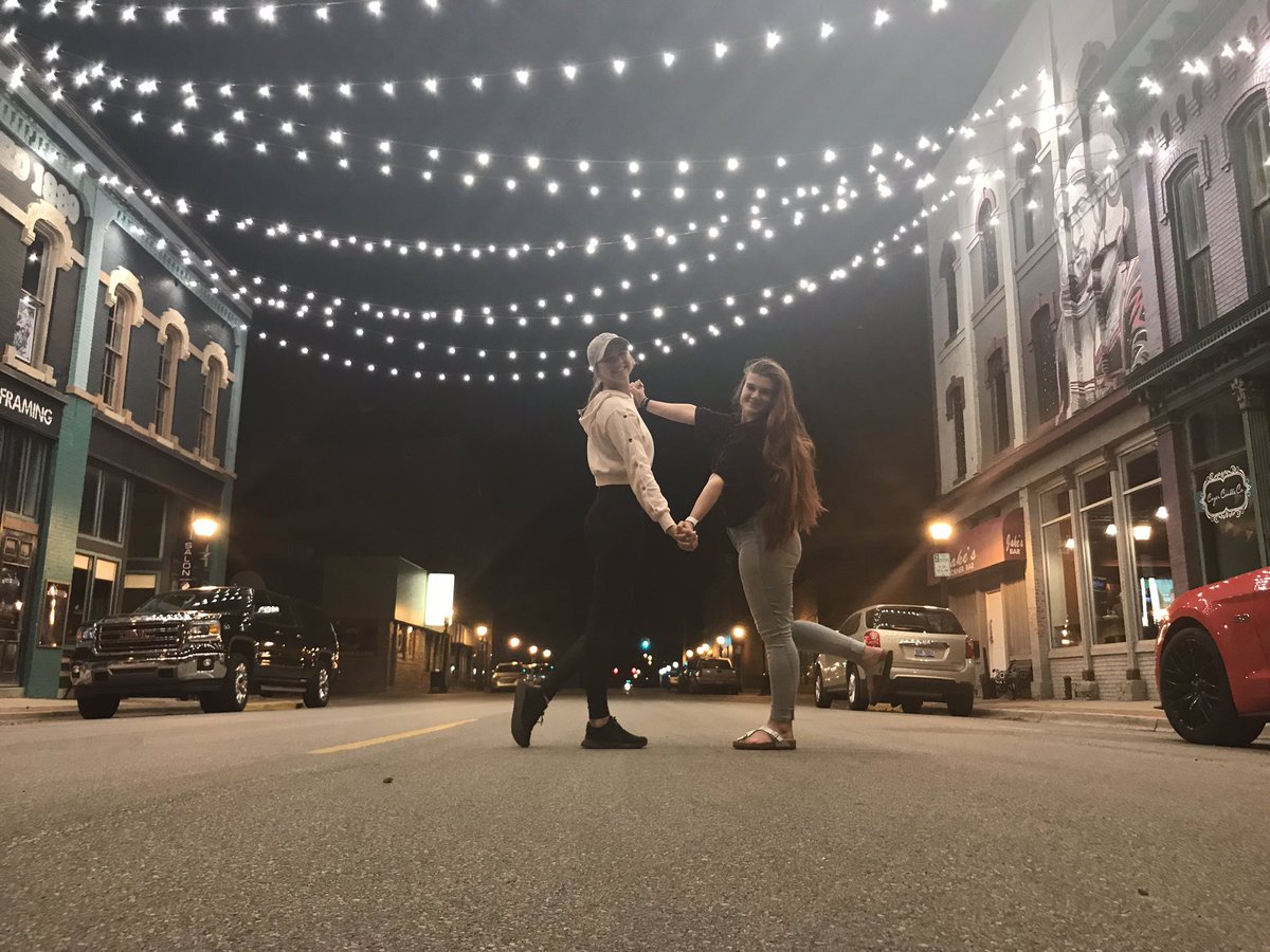 klutzykayl's tweet photo. happiest of birthdays to my best friend🥰🥰 https://t.co/DDi415UOiA