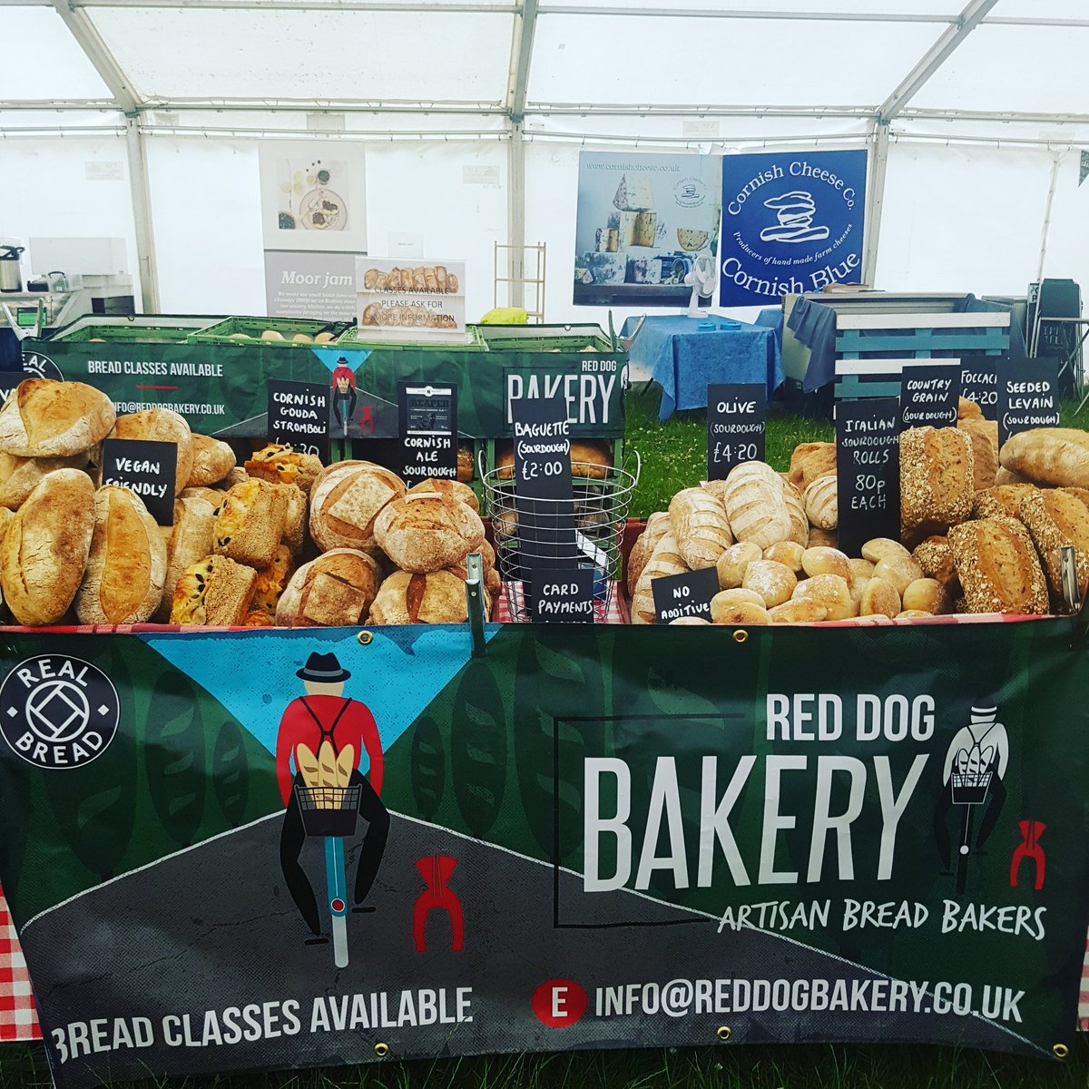 leedavey07's tweet photo. Red Dog Bakery is at Liskeard Agriculture Show today..8.30am - 5.00pm. Bread looks and smells delicious!
@liskeard #sourdough #artisan #realbread @Cornwall https://t.co/mPOce4Hkiz