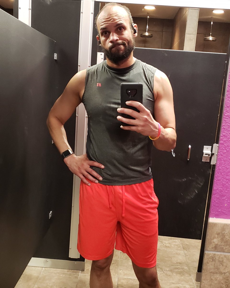 M0taku's tweet photo. Haven't done a gym selfie in a wHile, basically... nothing has changed #AllThingsM0taku #GayGeek #Gaymer #LVLUp #DadBod4Lyfe #SignatureSmile https://t.co/uVfpElOXcq