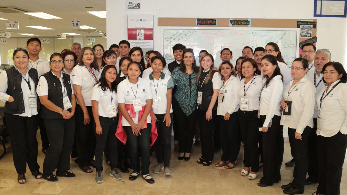 MargRiosFarjat's tweet photo. Hoy platiqué con mis compañeros @SATMX de la Administración de Mérida, muy alegres y dedicados, con gran entusiasmo para servir a los contribuyentes cumplidos y determinación para alinear a los evasores. #ContribuimosParaTransformar https://t.co/0SFovla916