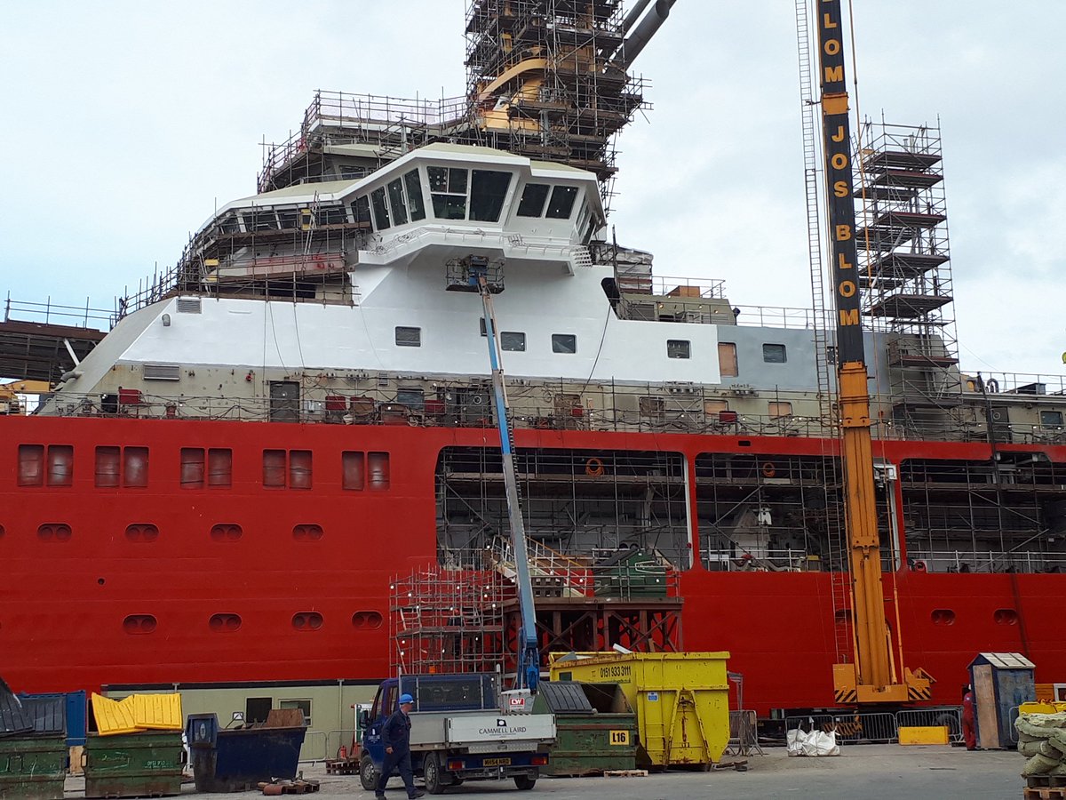 It’s full steam ahead for Cammell Laird’s painting team this weekend. The superstructure of RRS Sir David Attenborough is getting a striking white top coat to contrast with the ship’s vibrant red hull. #PolarShip bas.ac.uk/polar-operatio…