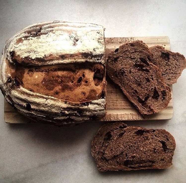 EcthB's tweet photo. #pan de #chocolate y #caramelo #pandeverdad #masamadre #bread #petitdejeuner #breakfast #caramel  #artisanbakery #artisanbread #Madrid #panaderia #masamadre #sourdough #Levain #pandeverdad #reposteria #EcthBakery ✨ pedidos/commandes/orders ✉️ ecth.bakery@gmail.com ✨ https://t.co/q4D2VGQX8W