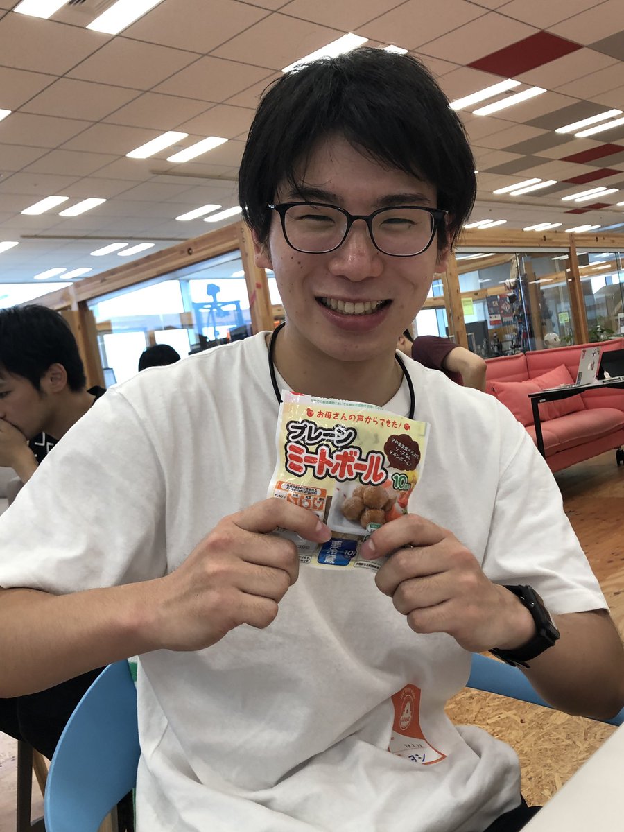 atueda's tweet photo. スポンサー様のイシイのミートボール、みんなで美味しくいだだいてます!!
#musclelearning #筋肉学習 #筋肉もくもく会 #Lodge #石井食品 #BASEFOOD
#アルプロン #株式会社OKAN https://t.co/FZhEG8P7eZ