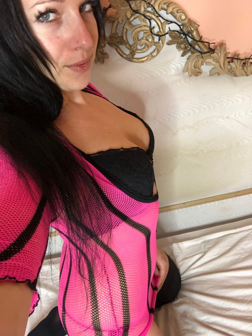 #Area51 und so Sachen sind schon spannend aber heiss wird es wo? wo bin ich ganz ausgepackt? na hier<a href="/tag/area51"class="tags">#Area51</a>