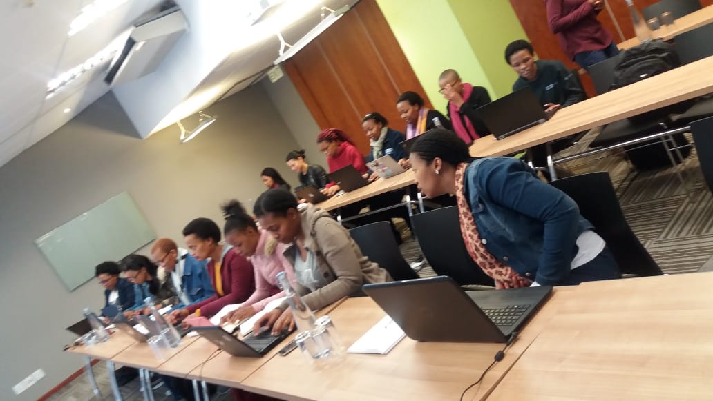 GirlCode_za's tweet photo. Do you remember the first time you started learning programming? It's an exciting journey and we wish the #CPT cohort all the best ๐ฉโ๐ป๐ฉโ๐ป๐ฉโ๐ป #GirlCodeWorkshop https://t.co/9KVg2mwWMR