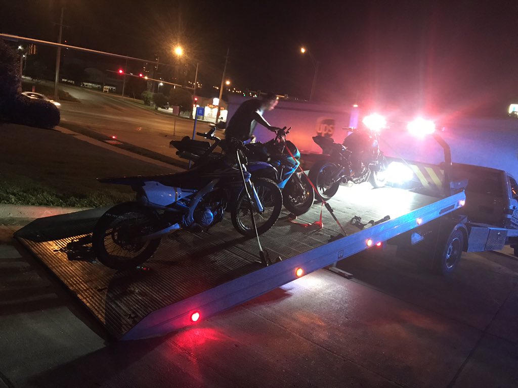 NSP_TroopA's tweet photo. Troopers towed these three bikes tonight after traffic stops where the drivers were found to be driving under suspension and operating with no motorcycle license. #NSP152 #NSP81 #NSP6 https://t.co/so8Jb6ldGU