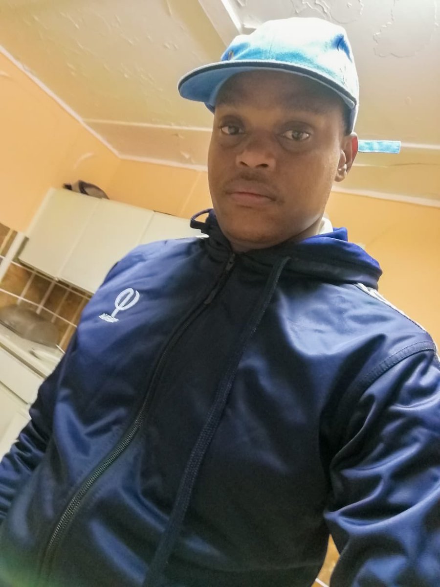 RorisangN_'s tweet photo. #QuitQuiting @KoenaClothing @akreana_
Please RT so I can win myself Koena set😔🔥🔥 Thanks in advance. https://t.co/ZzOuidAI4n