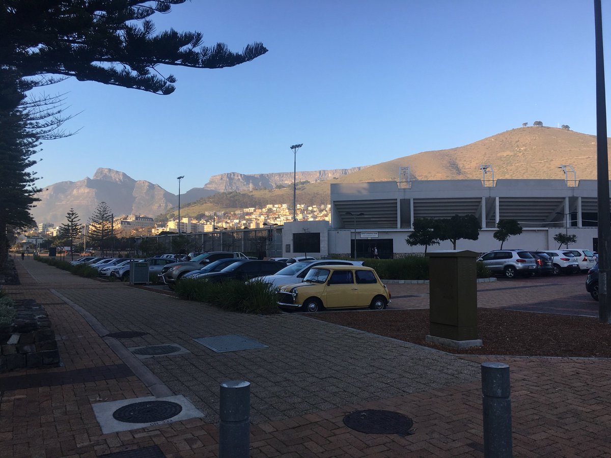 Simon_Cloud's tweet photo. Amazingly scenic #parkrun in #capetown #greenpoint this morning. https://t.co/yh1xBVbdG6