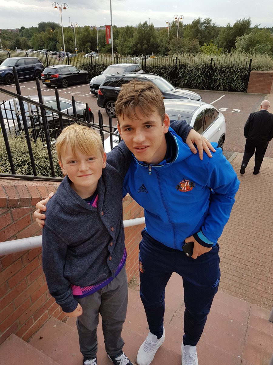 FusST8258's tweet photo. @shrewsweb Good luck Donald. Always a sound bloke. Just a shame it didnt work out for him #WelcomeDonald https://t.co/uLdzYc35eJ