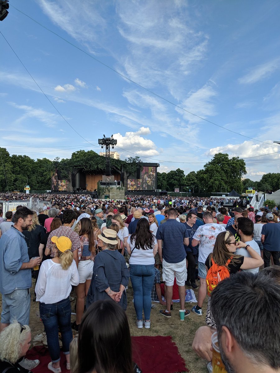 Love the way @neilyoung manages to turn Hyde Park into a barn dance!