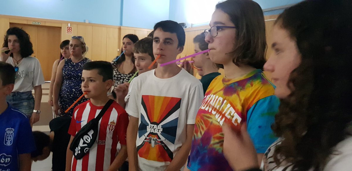 flautaasturias's tweet photo. #Taller "RESPIRAR y CANTAR ... todo es emepzar" a cargo de Paula Lueje.

XVII #SemanaMusical - #CampamentodeMúsica

#semanamusicalcampamentodemusica #17semanamusical #conciertos #música #Onís #BeniadeOnís #campamentomúsica #semanamusical2019 #campamentodeverano  #veranomusica https://t.co/4AR9iIsK8D