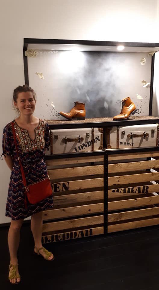 MaximeBougain's tweet photo. Mathilde Napieracz  24 ans  Compagnon #Cordonnier #Bottier à déposé son travail de réception au musée Arthur #Rimbaud  de charleville Mézières elle s'est inspirée du poème "l'homme aux semelles de vent" Un plaisir de l’avoir connu dans ses débuts d’apprentissage @les_compagnons https://t.co/2cvAfUB4Kz