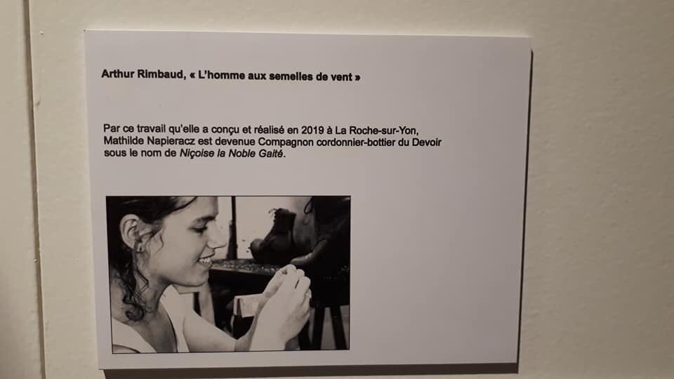 MaximeBougain's tweet photo. Mathilde Napieracz  24 ans  Compagnon #Cordonnier #Bottier à déposé son travail de réception au musée Arthur #Rimbaud  de charleville Mézières elle s'est inspirée du poème "l'homme aux semelles de vent" Un plaisir de l’avoir connu dans ses débuts d’apprentissage @les_compagnons https://t.co/2cvAfUB4Kz