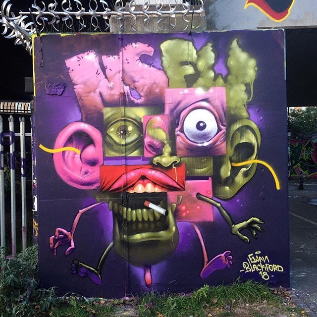 Solaris100's tweet photo. Meanwhile in Shoredich #Repost @nsfw_crew
—
'Making Faces'. New work from @ewanagain and @tomblackfordart in Shoreditch. #graffiti #graffitiart #mural #illystration #abstract #lowbrow #painting #tomblackford #ewan #nsfw #nsfwcrew https://t.co/yQrhk0mmPT