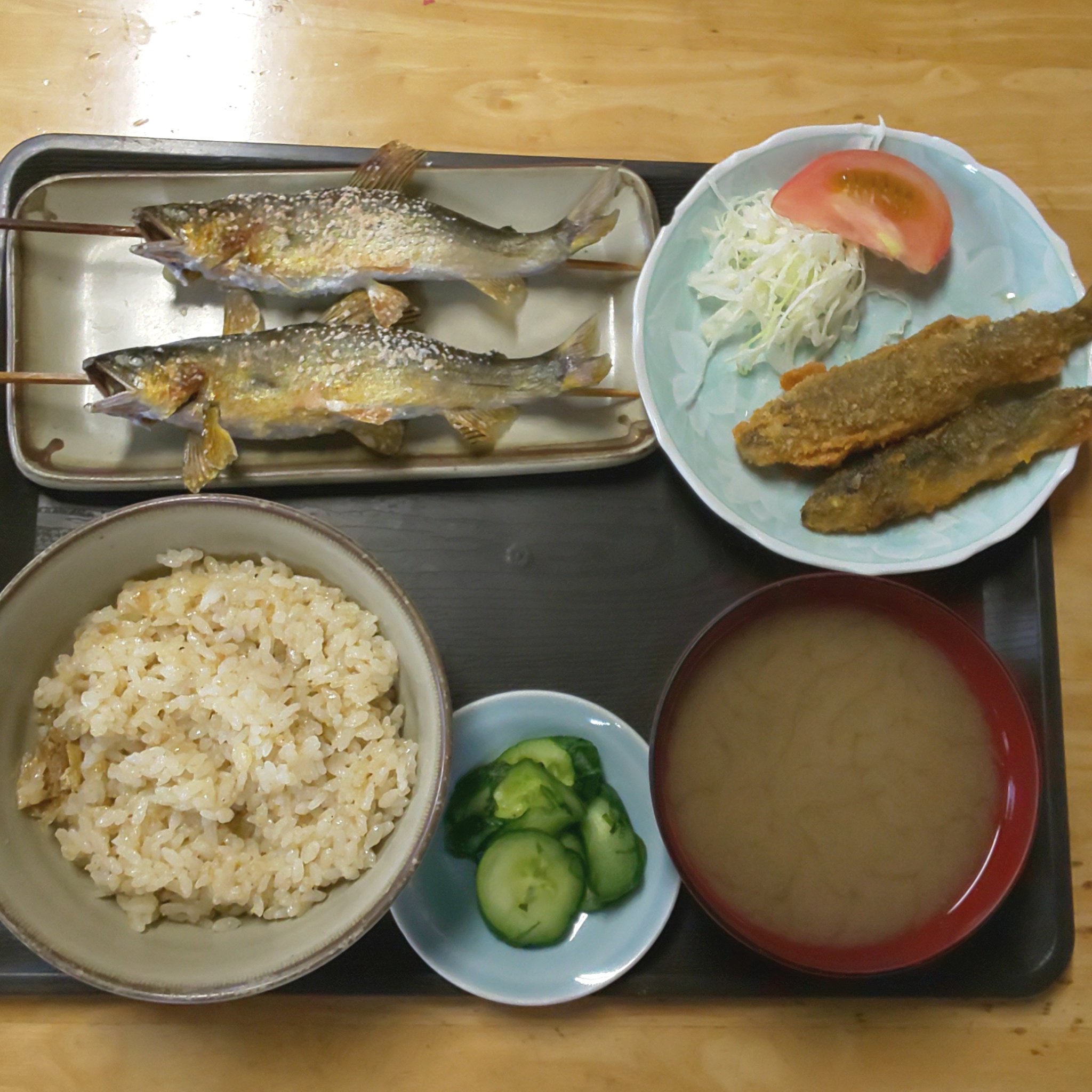 Fly Uk あゆの里 矢沢のやな 栃木県那須烏山市 また鮎食べに行っちゃいました 那珂川の鮎は旨いにゃ やな定食 鮎飯 鮎塩焼 鮎フライ 漬物 味噌汁 栃木県 那須烏山市滝田 あゆの里矢沢のやな やな定食 鮎飯 鮎塩焼 鮎フライ 鮎