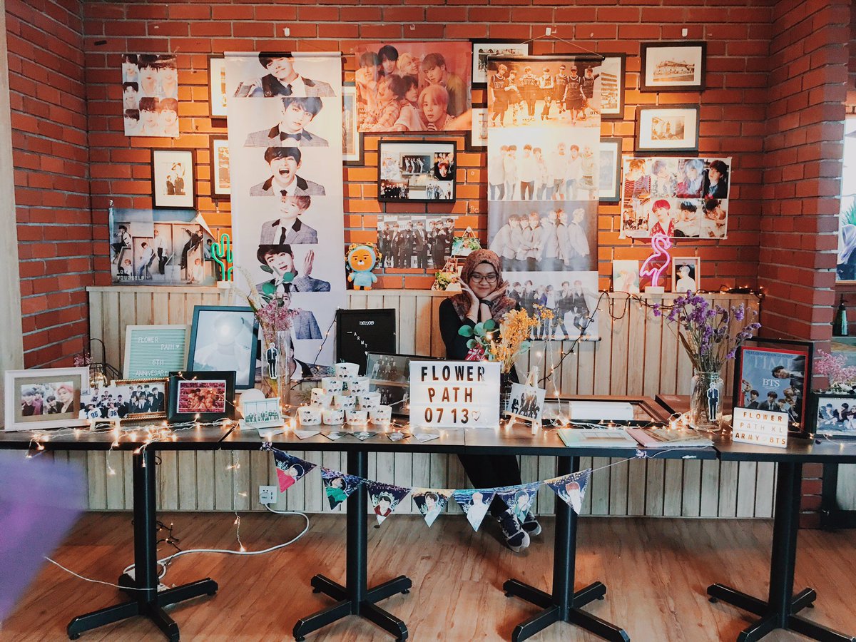 frdfuad's tweet photo. [ #FlowerPathinKL ]

This is my first KL event in months! I had a lot of fun despite the hot weather. I also managed to meet friends whom I havent seen in a very long while!

Thank you to the organisers and thank you too to those that purchased from me! Dont forget to tag me! https://t.co/8AvlyuAa2t